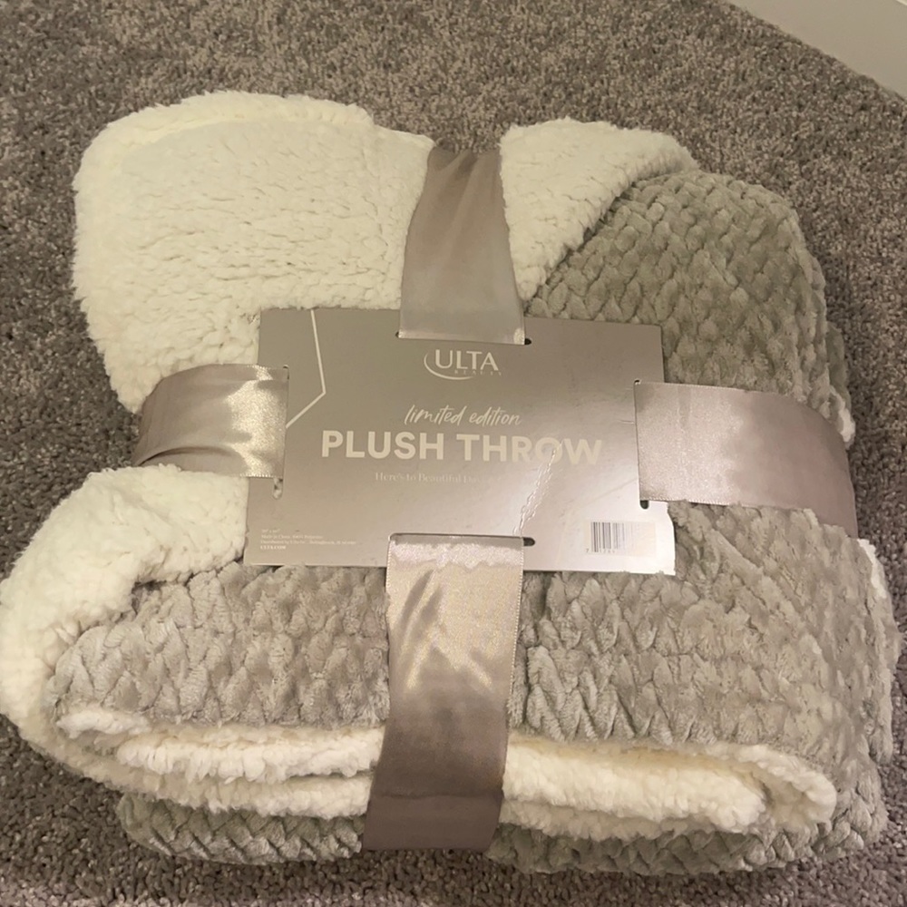 Brand new plus throw blanket